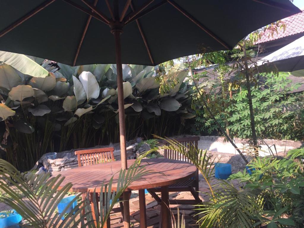 De Ikut Bojo Homestay Magelang Exterior photo